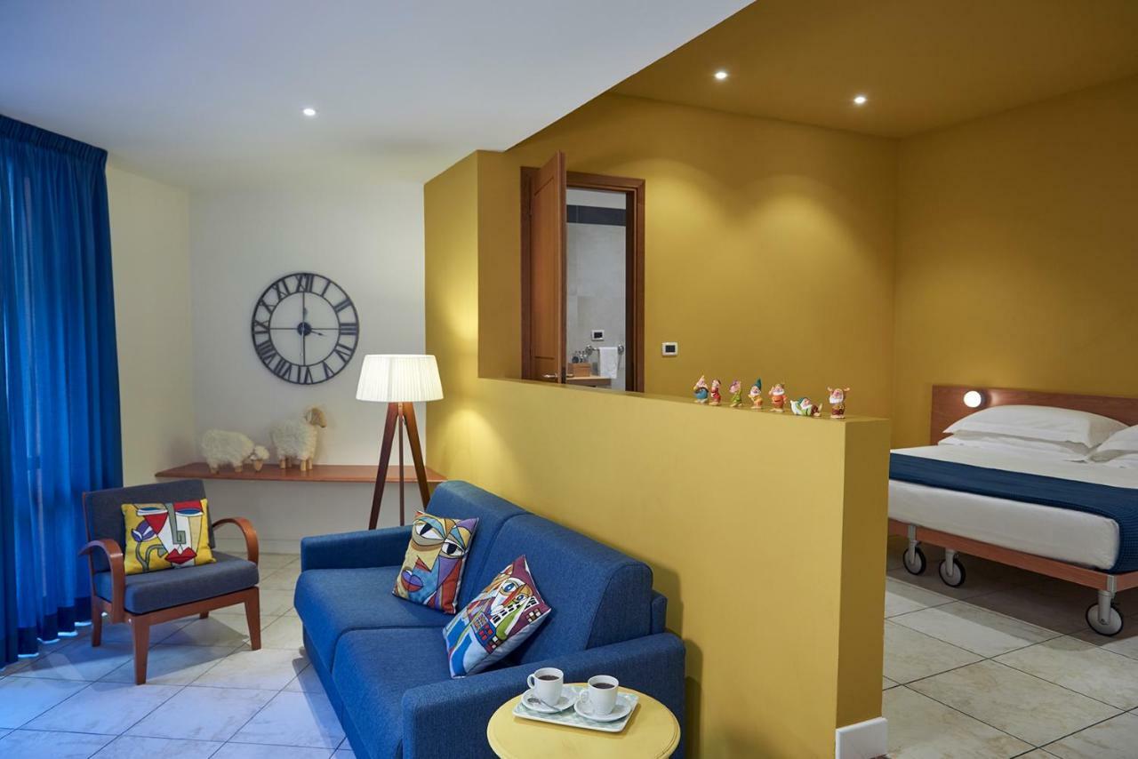 เรซิเดนเช เลโอโปลโด Aparthotel ฟลอเรนซ์ ภายนอก รูปภาพ